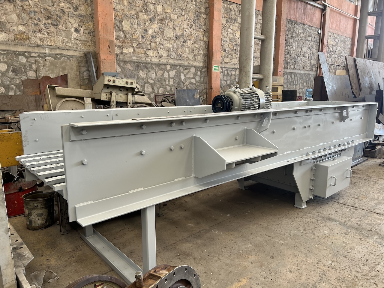 Alimentador vibratorio tipo grizzly